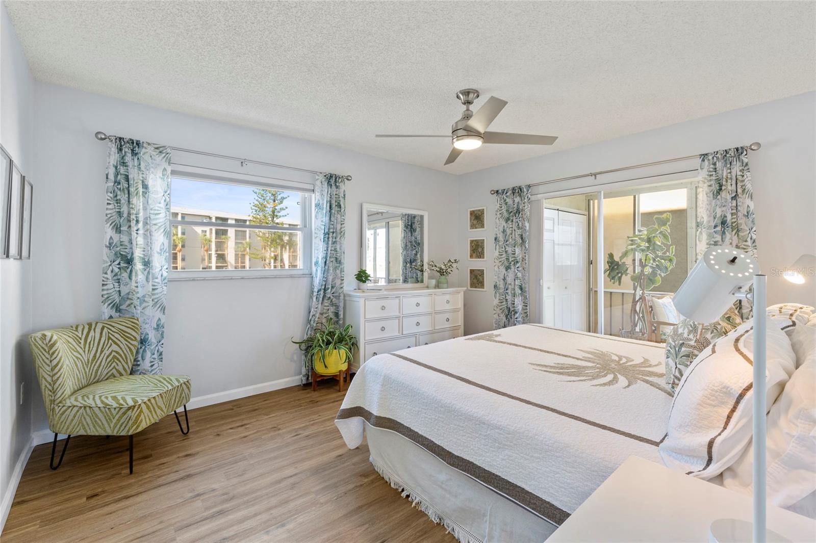 BAYSHORE ON THE LAKE APTS SEC 3 - Residential