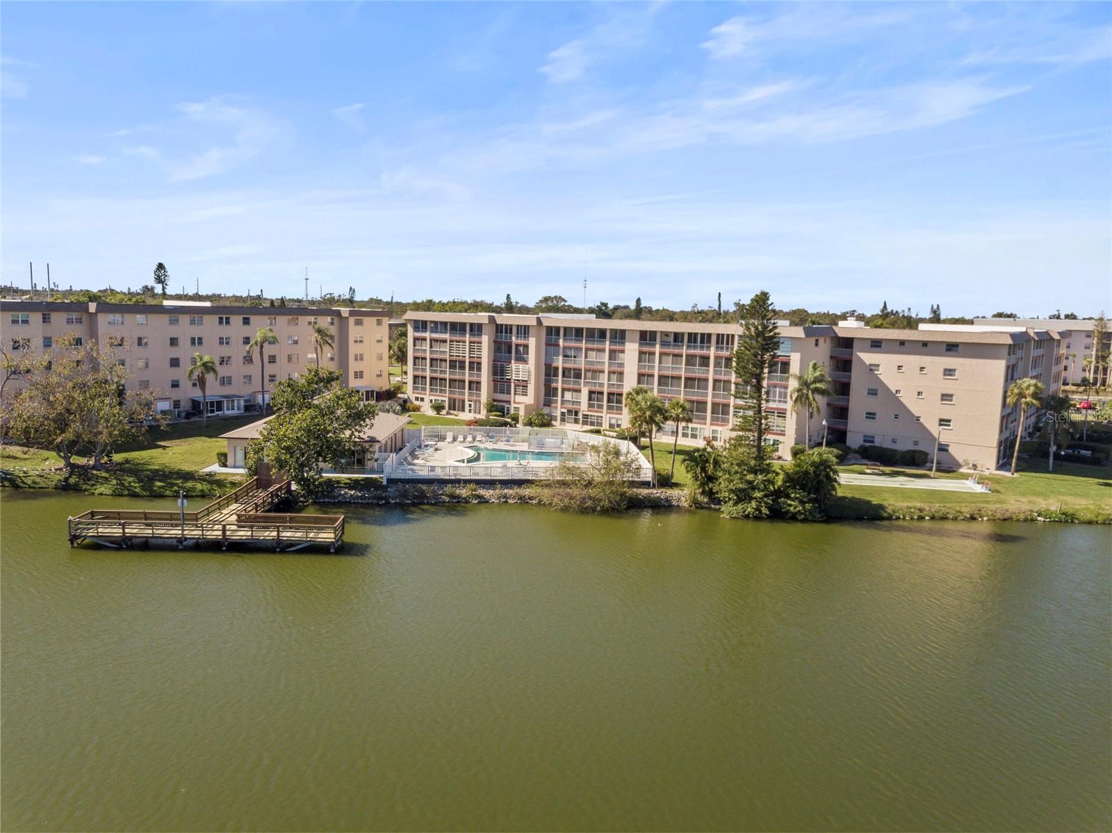 BAYSHORE ON THE LAKE APTS SEC 3 - Residential