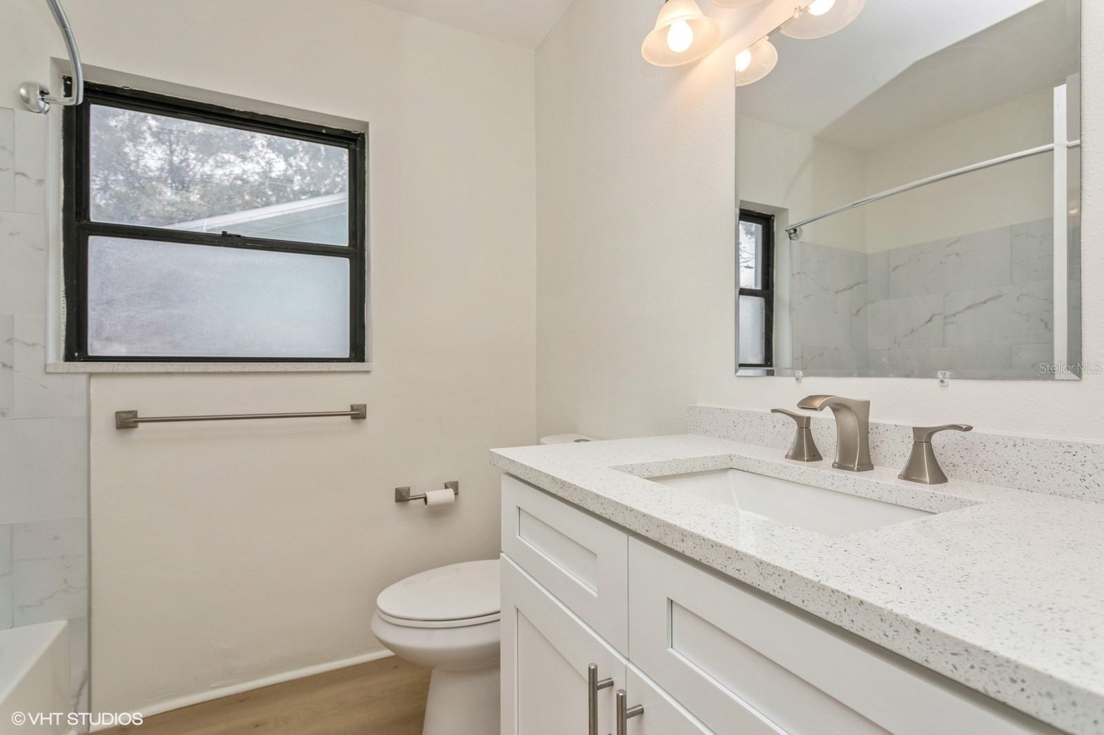 LAKE VIEW & DISSTON BUS SEC - Residential