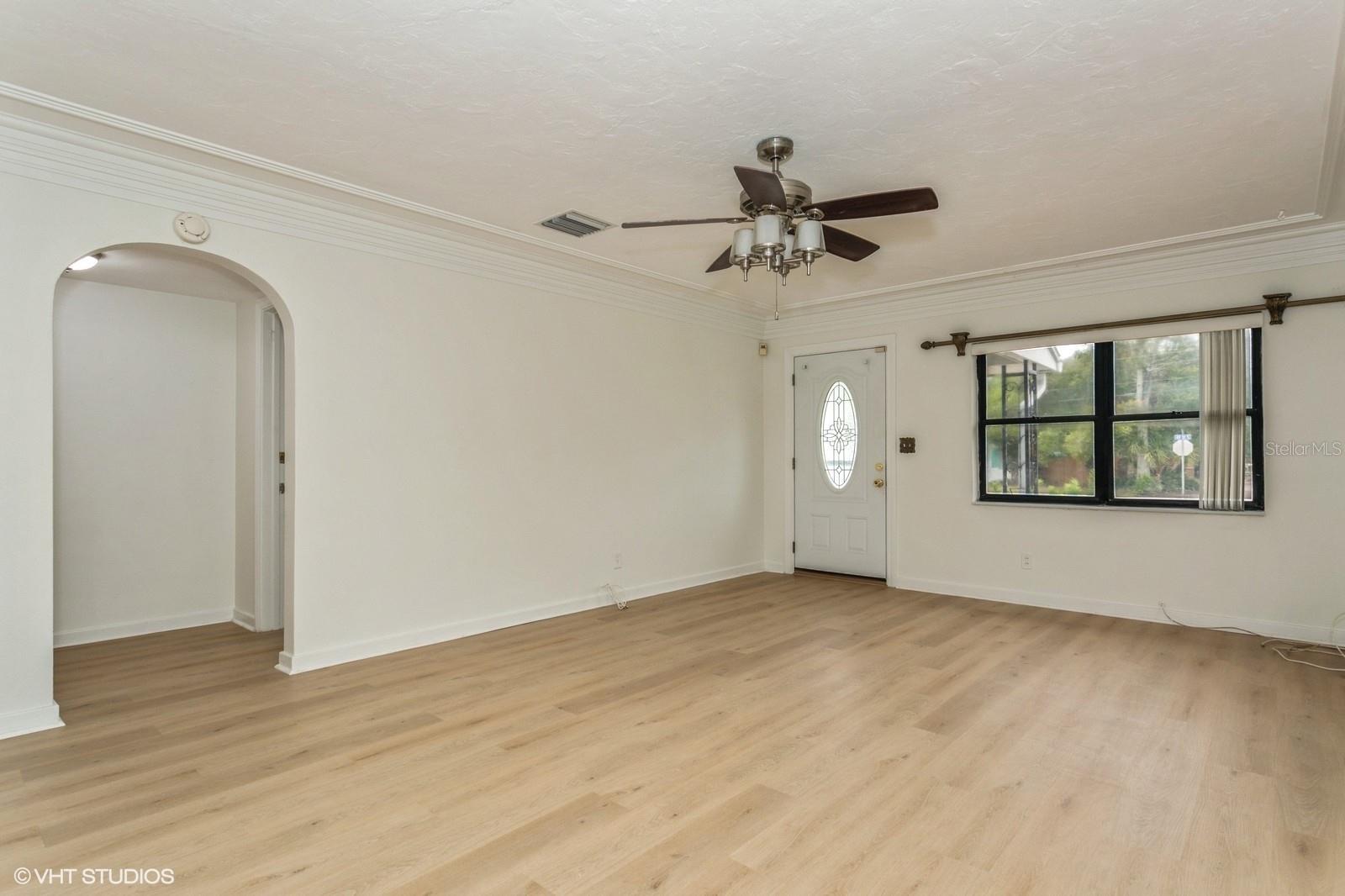 LAKE VIEW & DISSTON BUS SEC - Residential