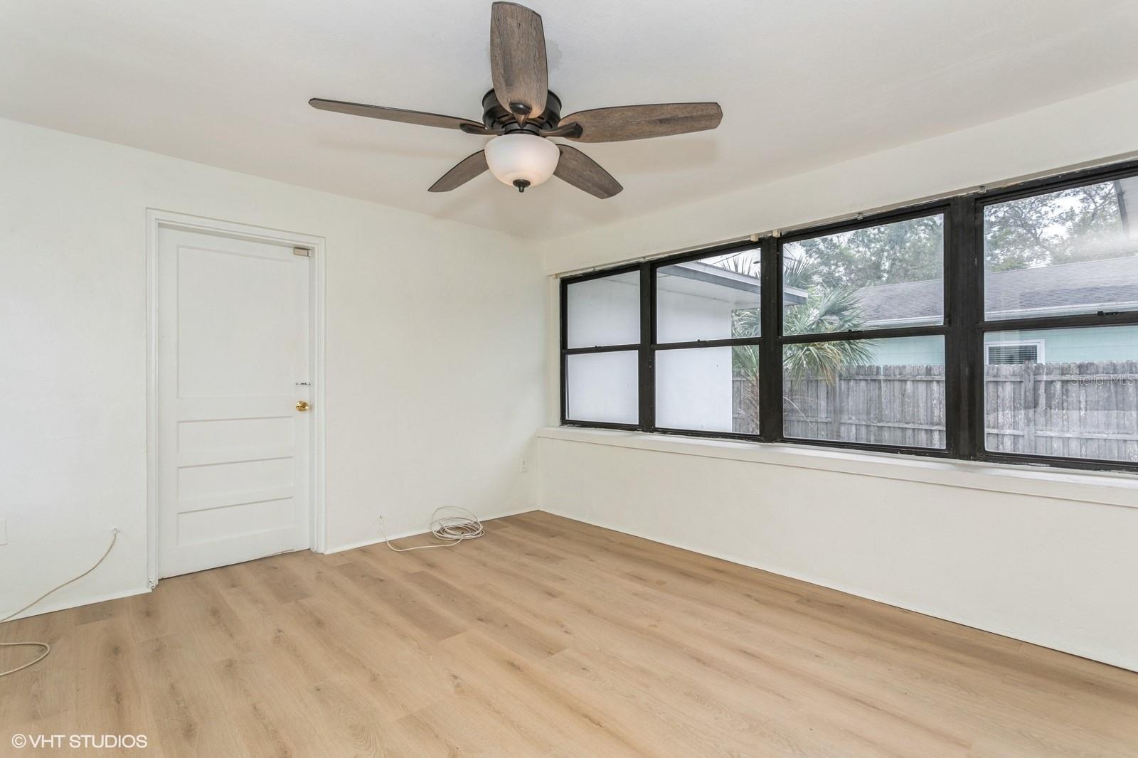 LAKE VIEW & DISSTON BUS SEC - Residential