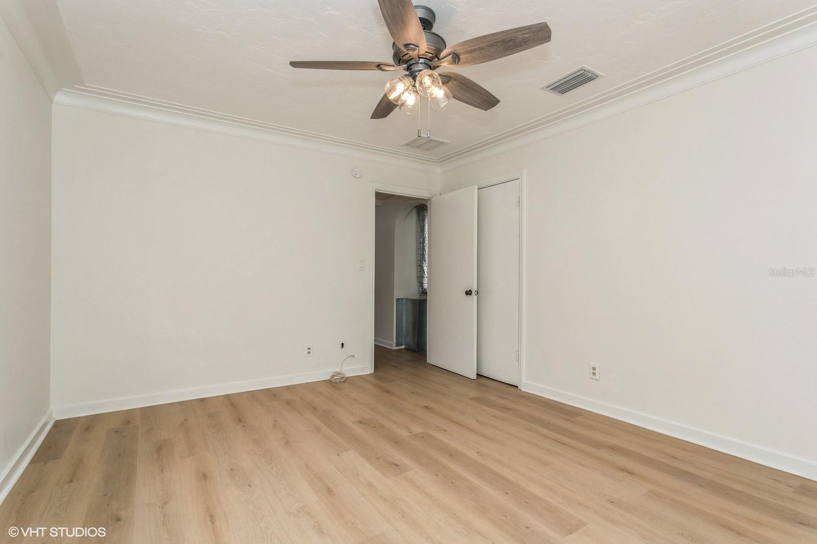 LAKE VIEW & DISSTON BUS SEC - Residential