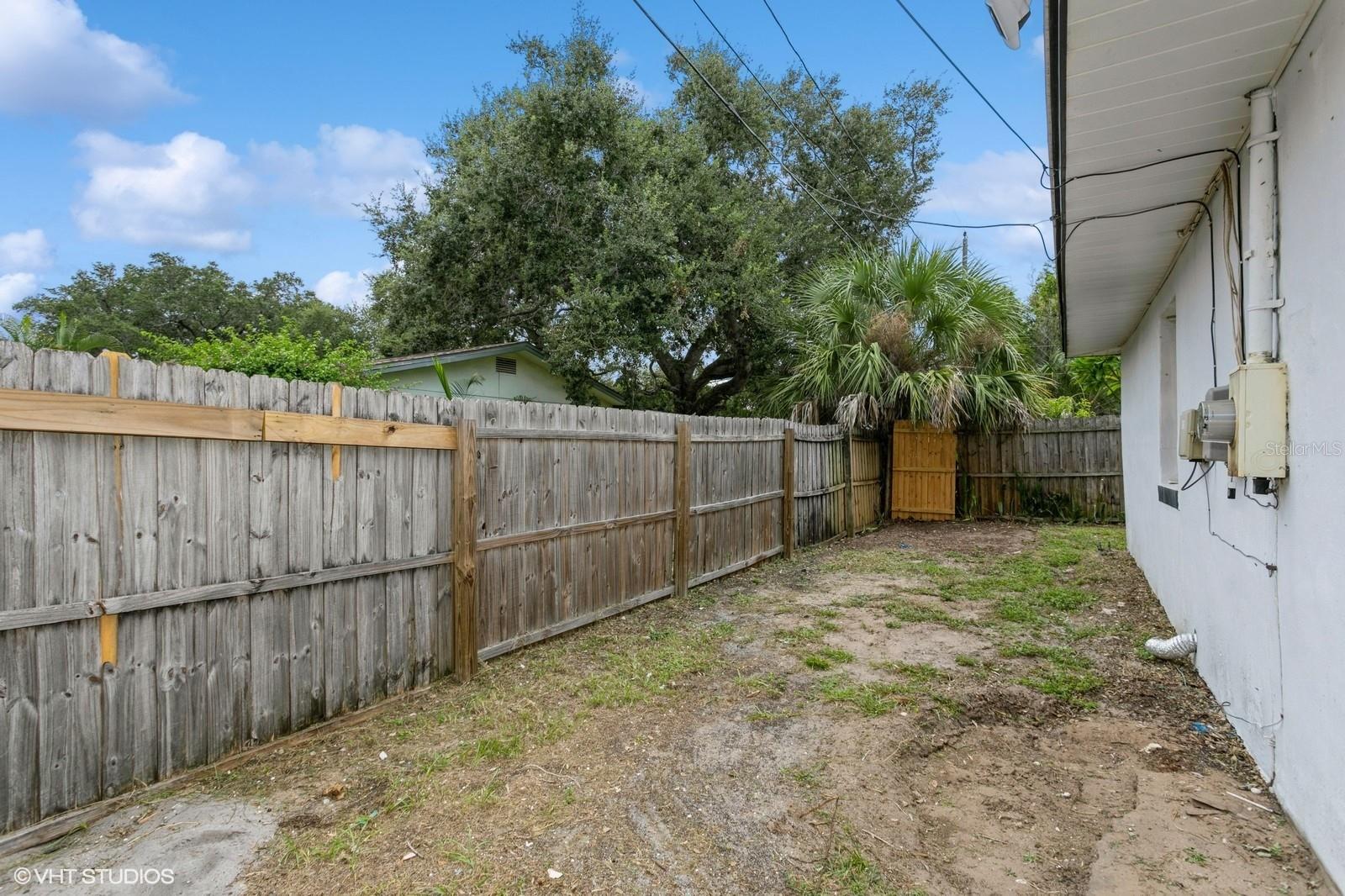 LAKE VIEW & DISSTON BUS SEC - Residential