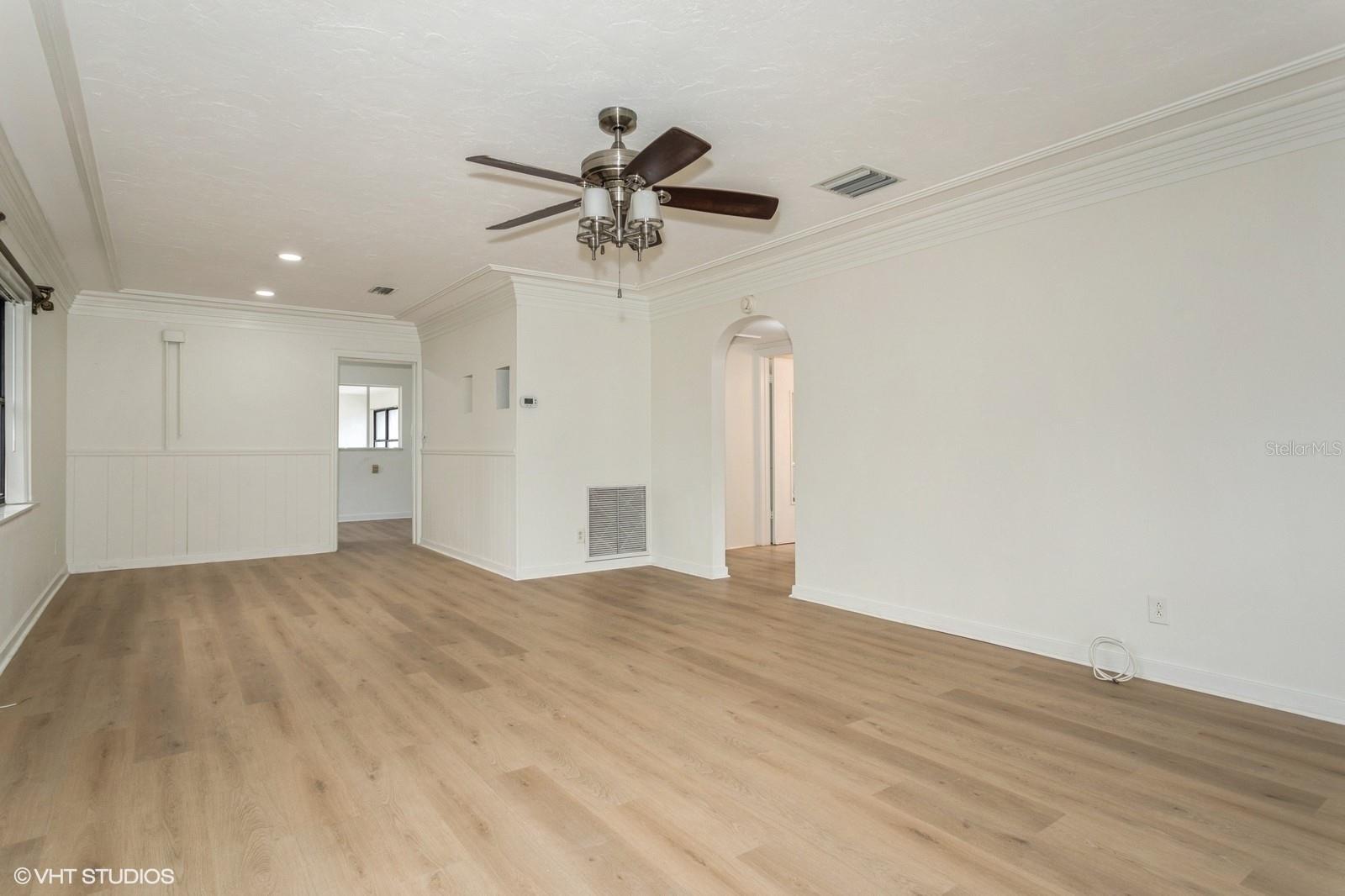 LAKE VIEW & DISSTON BUS SEC - Residential