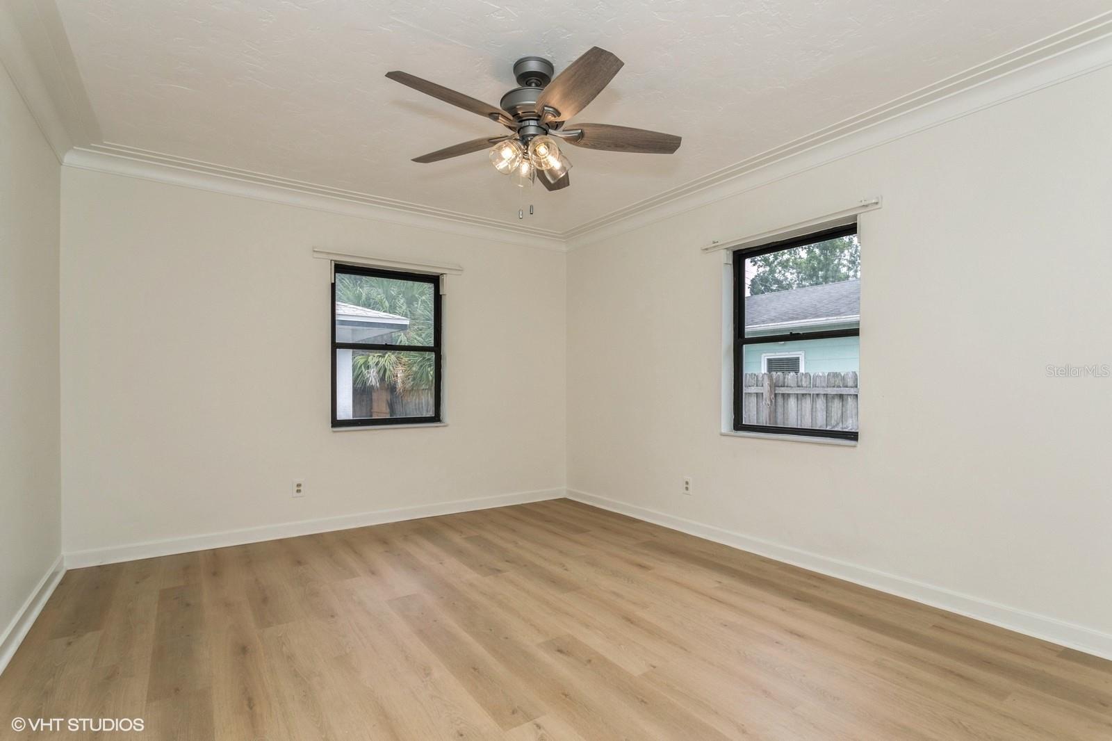 LAKE VIEW & DISSTON BUS SEC - Residential