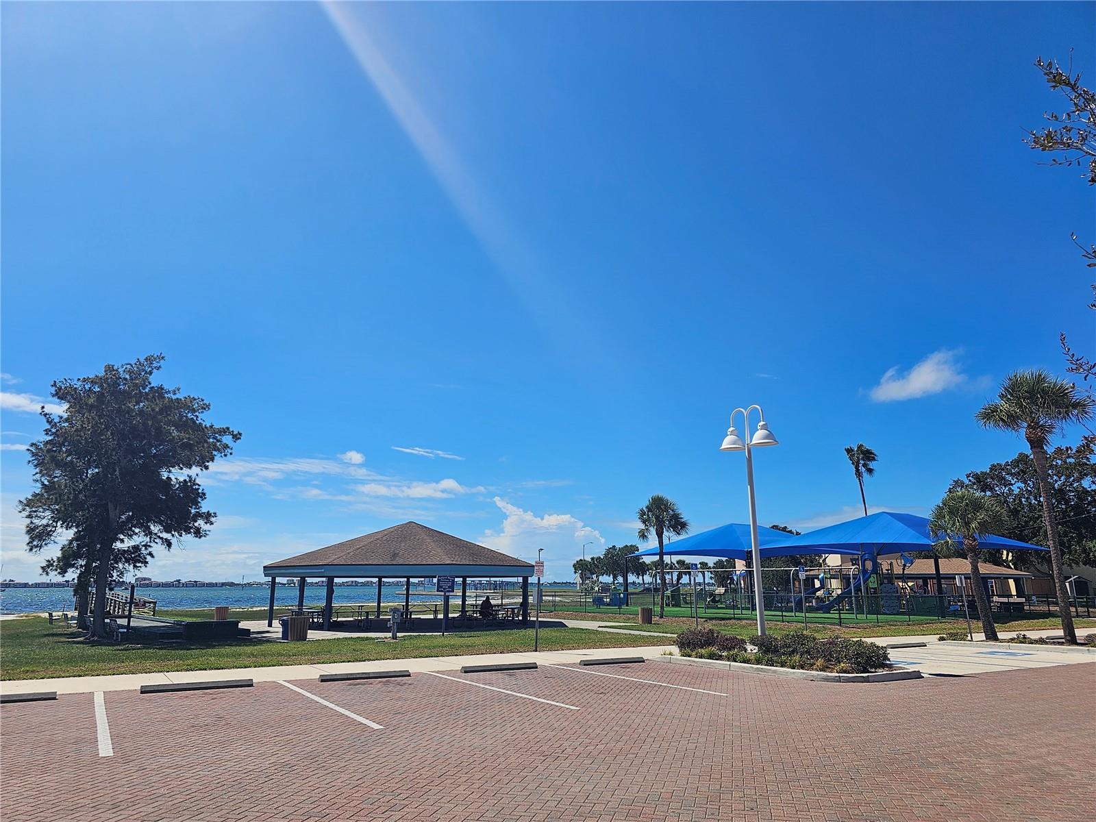 LAKE VIEW & DISSTON BUS SEC - Residential