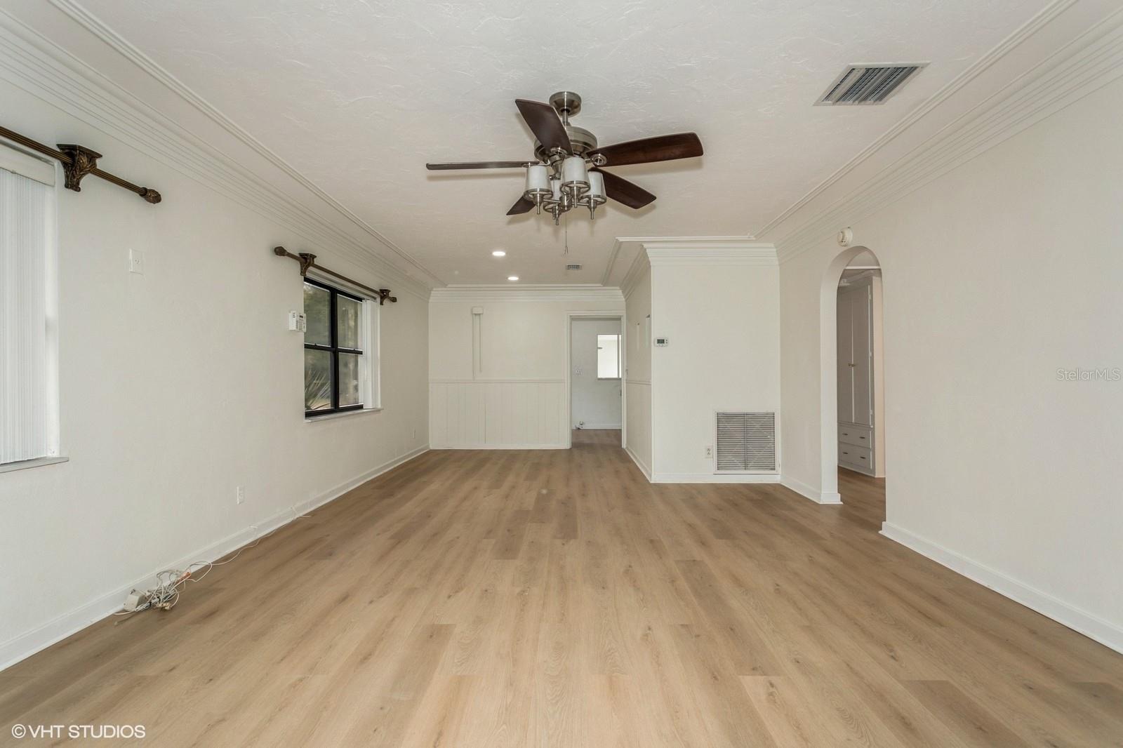 LAKE VIEW & DISSTON BUS SEC - Residential