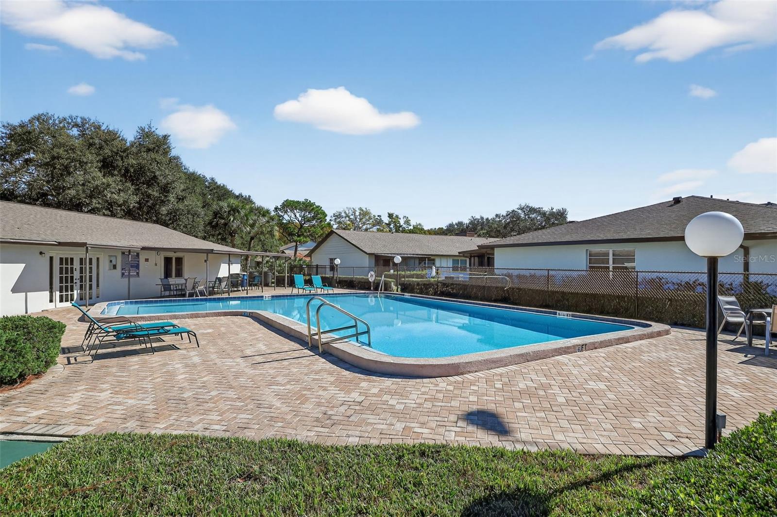 VILLAS AT COUNTRYSIDE THE - Residential