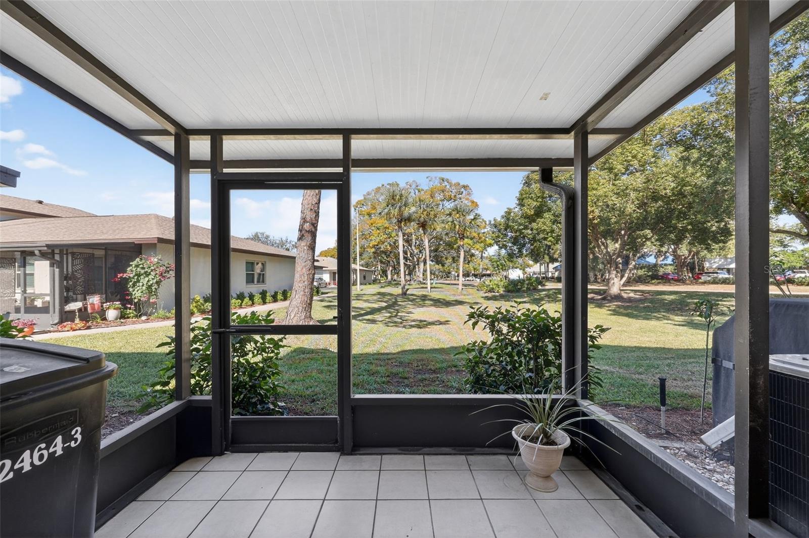 VILLAS AT COUNTRYSIDE THE - Residential