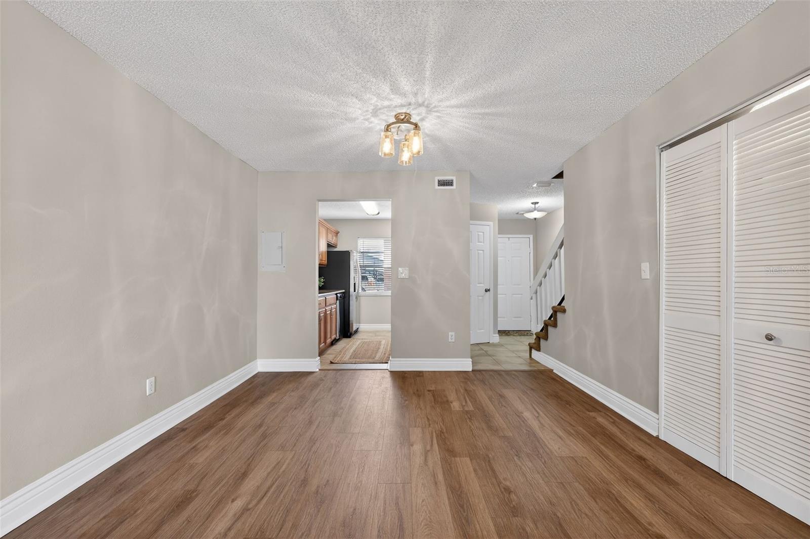 VILLAS AT COUNTRYSIDE THE - Residential