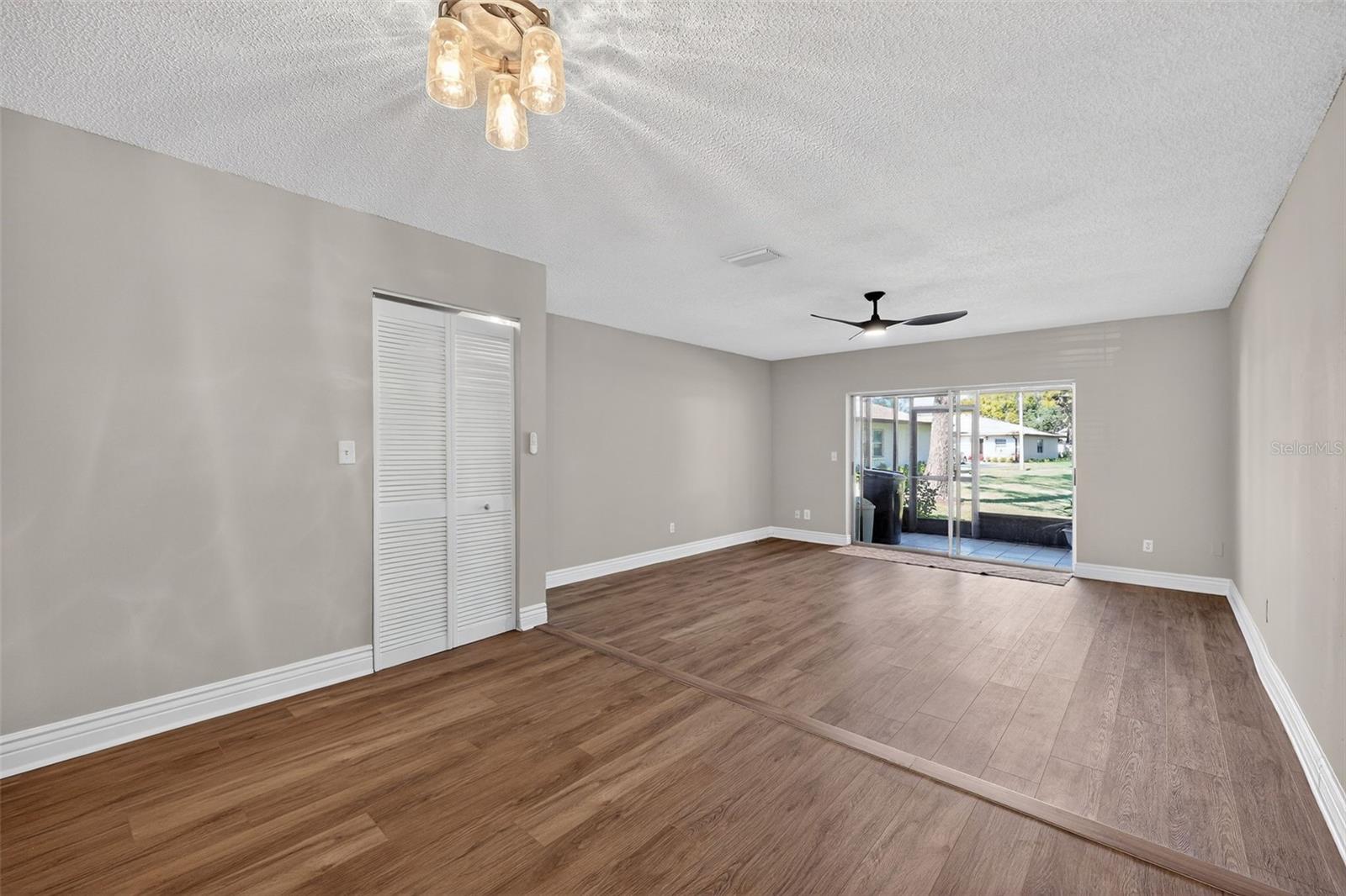 VILLAS AT COUNTRYSIDE THE - Residential