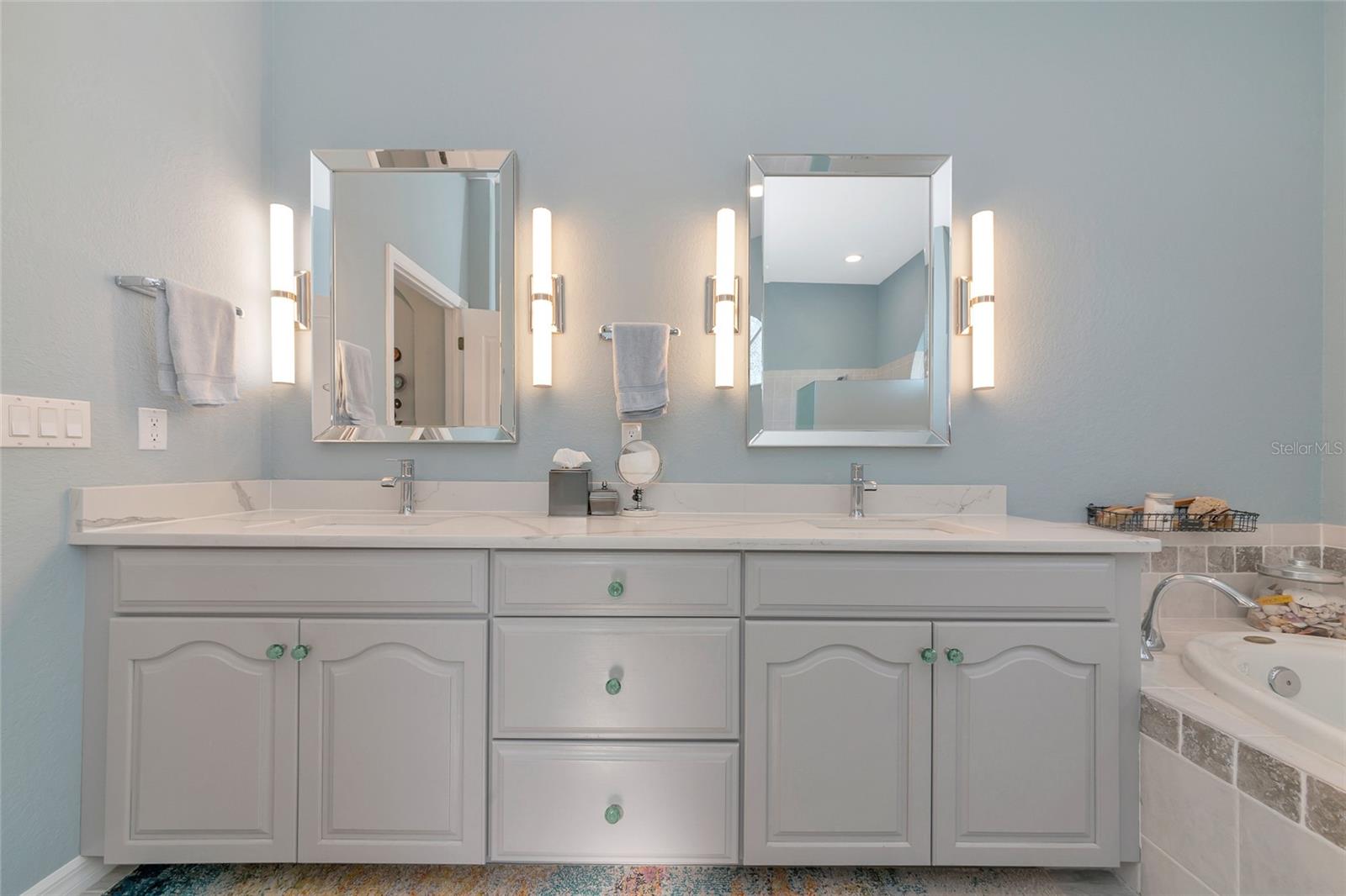 RIVENDELL THE WOODLANDS - Residential