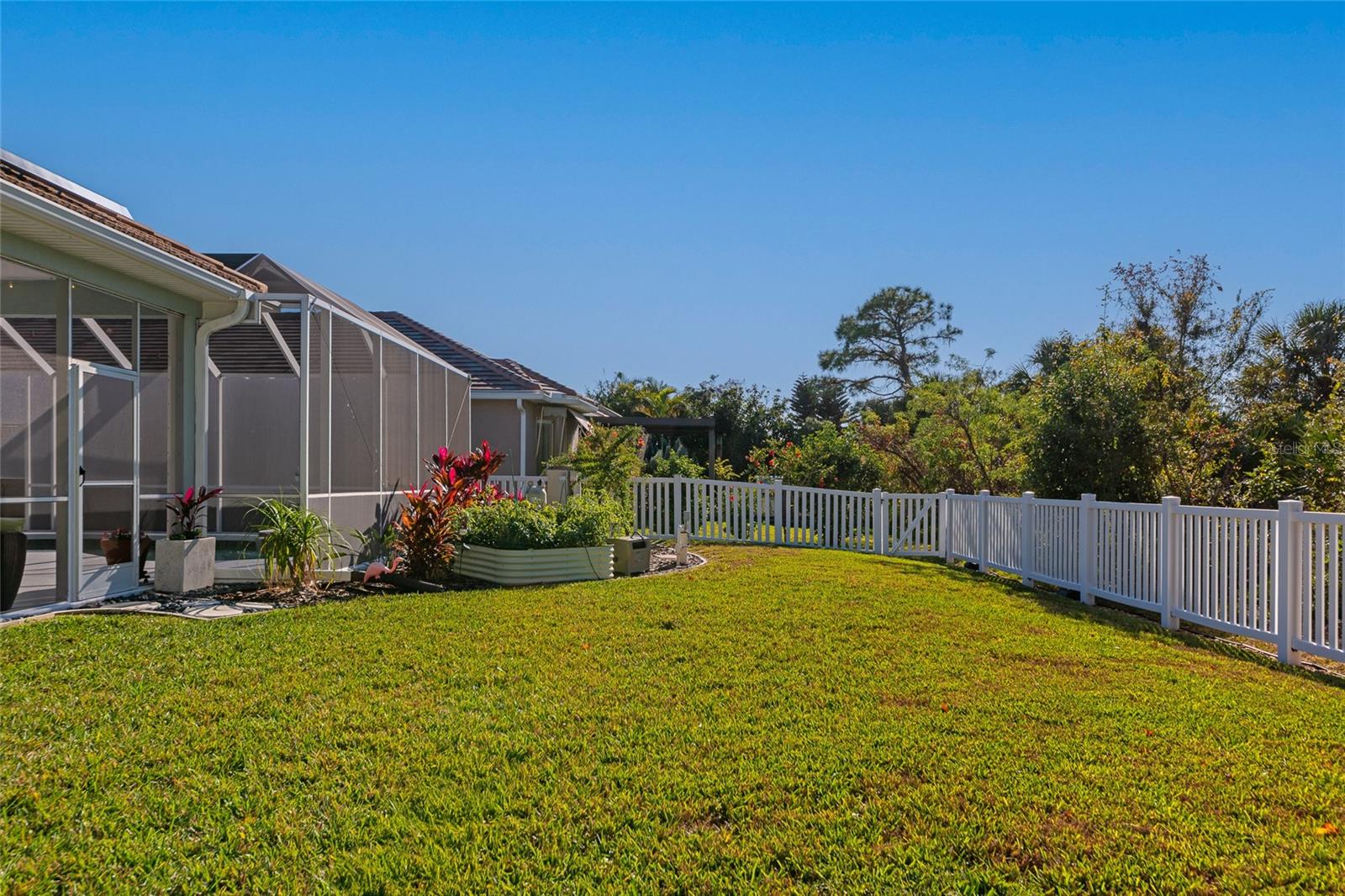 RIVENDELL THE WOODLANDS - Residential