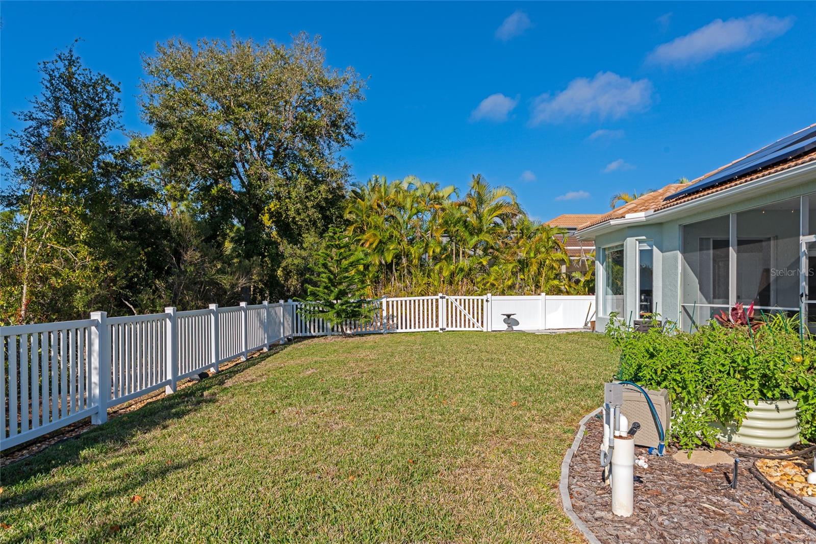 RIVENDELL THE WOODLANDS - Residential