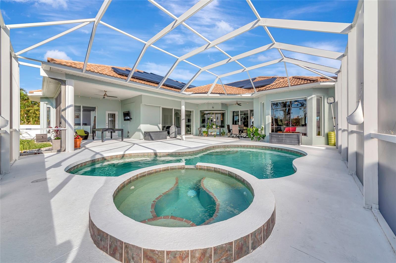 RIVENDELL THE WOODLANDS - Residential