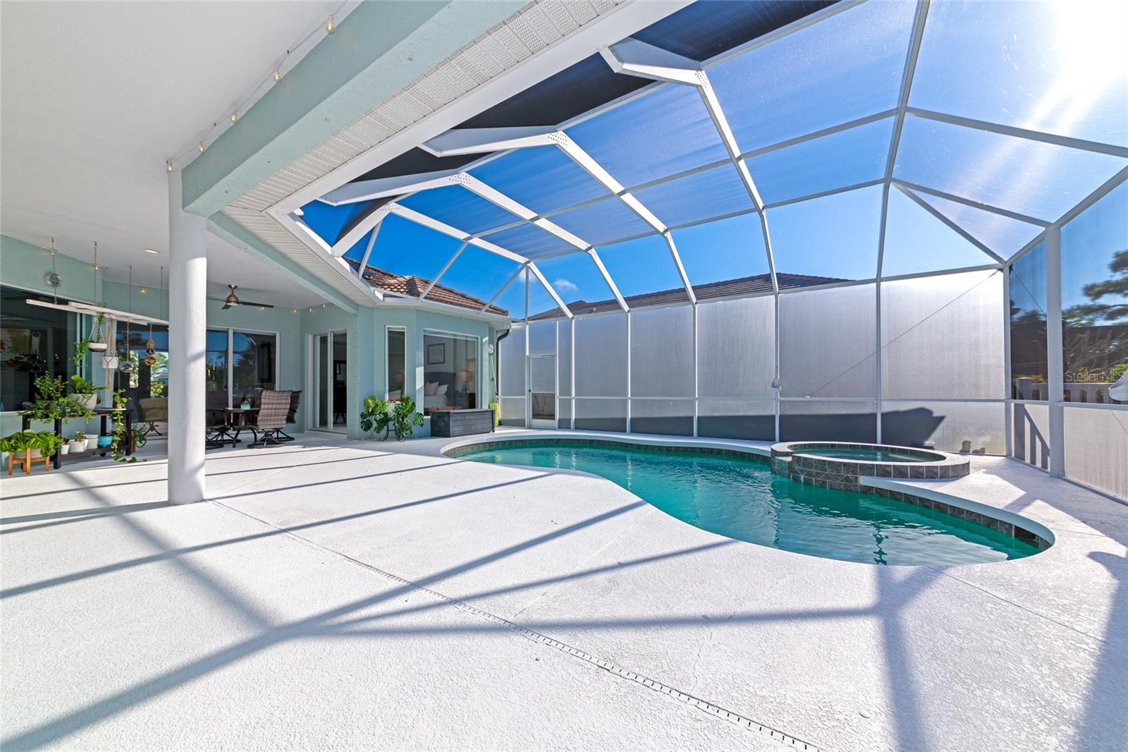 RIVENDELL THE WOODLANDS - Residential