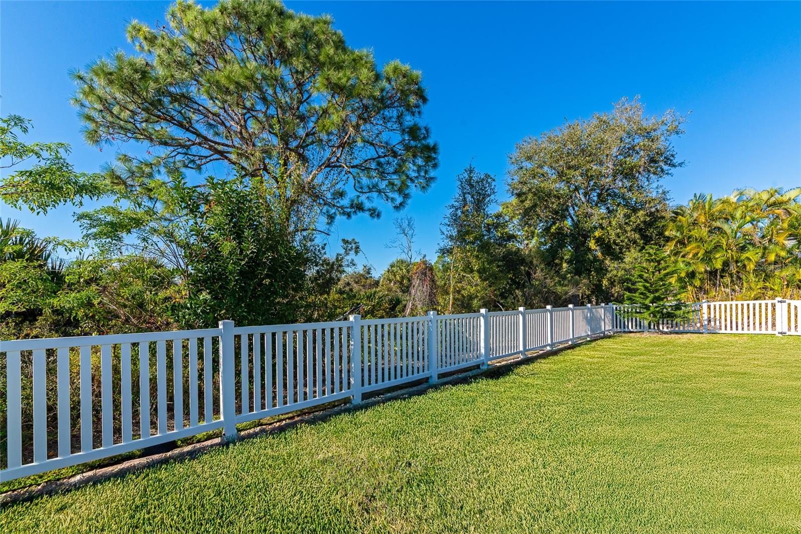 RIVENDELL THE WOODLANDS - Residential