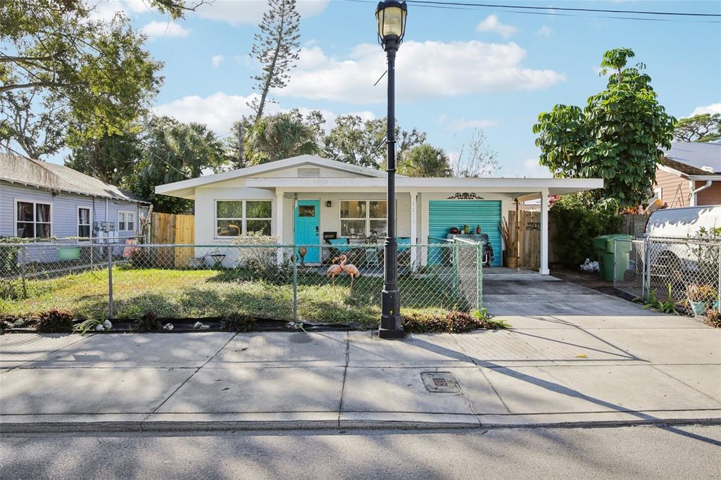 Photo of 1217 11th Avenue W, Bradenton, FL 34205 (MLS # A4677250)