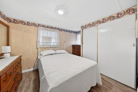 Tiny photo for 684 Cindi Avenue, Leesburg, FL 34788 (MLS # V4946373)