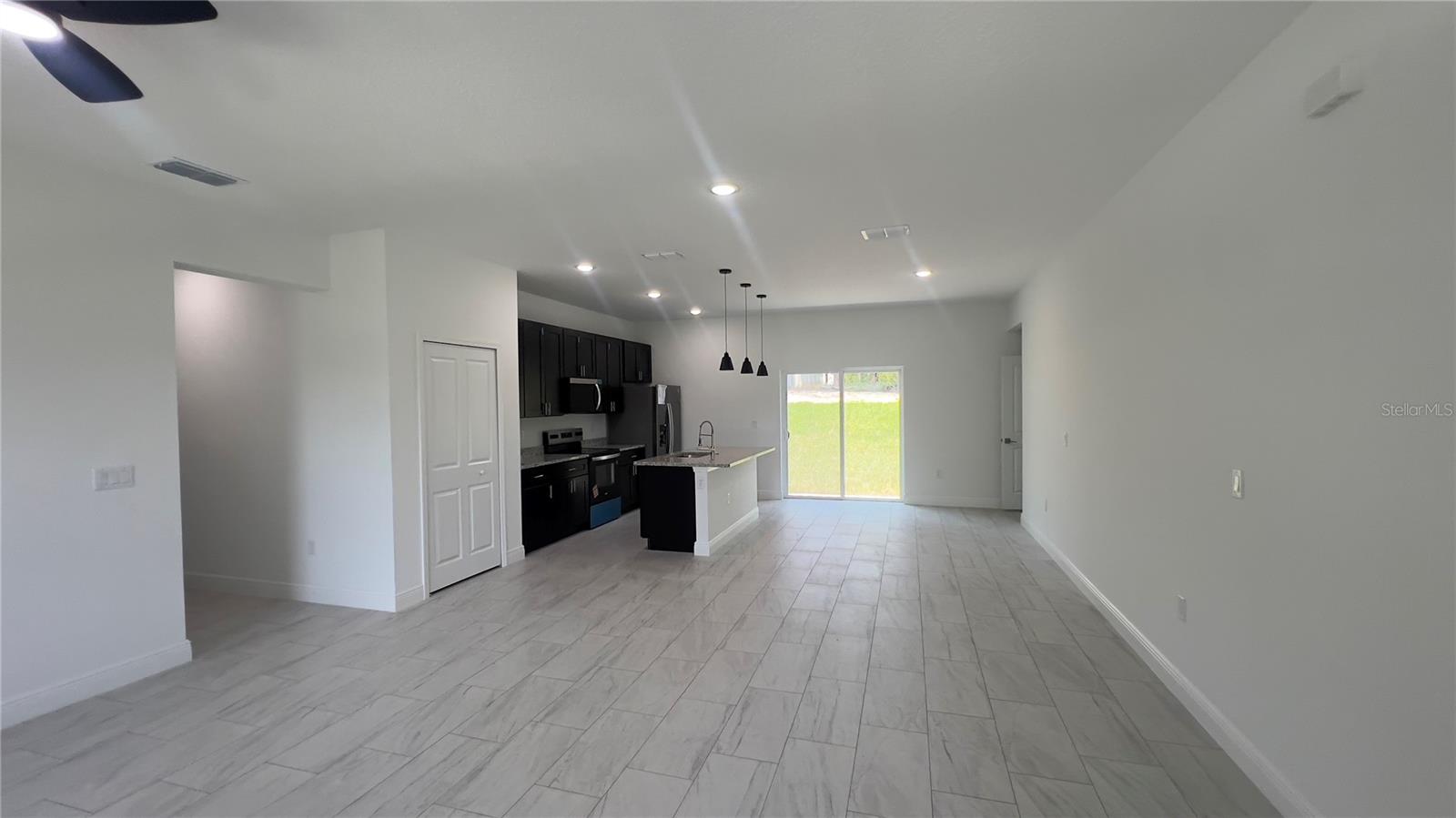 CITRUS SPGS UNIT 03 - Residential Lease