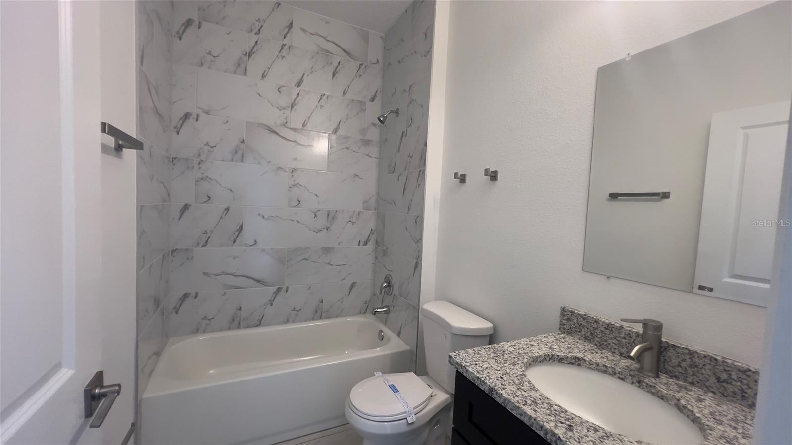 CITRUS SPGS UNIT 03 - Residential Lease