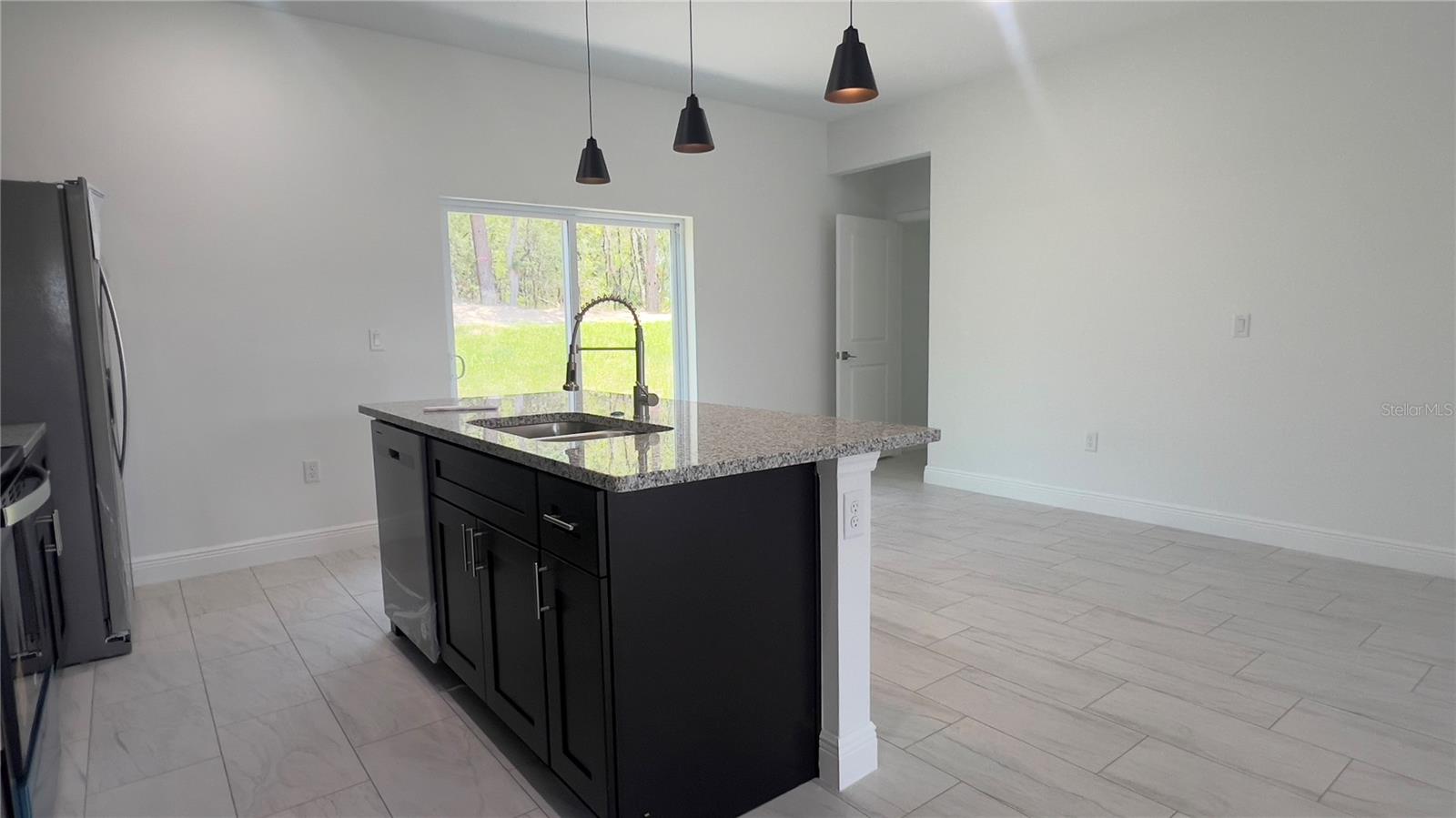 CITRUS SPGS UNIT 03 - Residential Lease