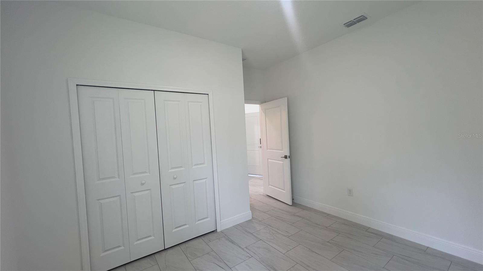 CITRUS SPGS UNIT 03 - Residential Lease