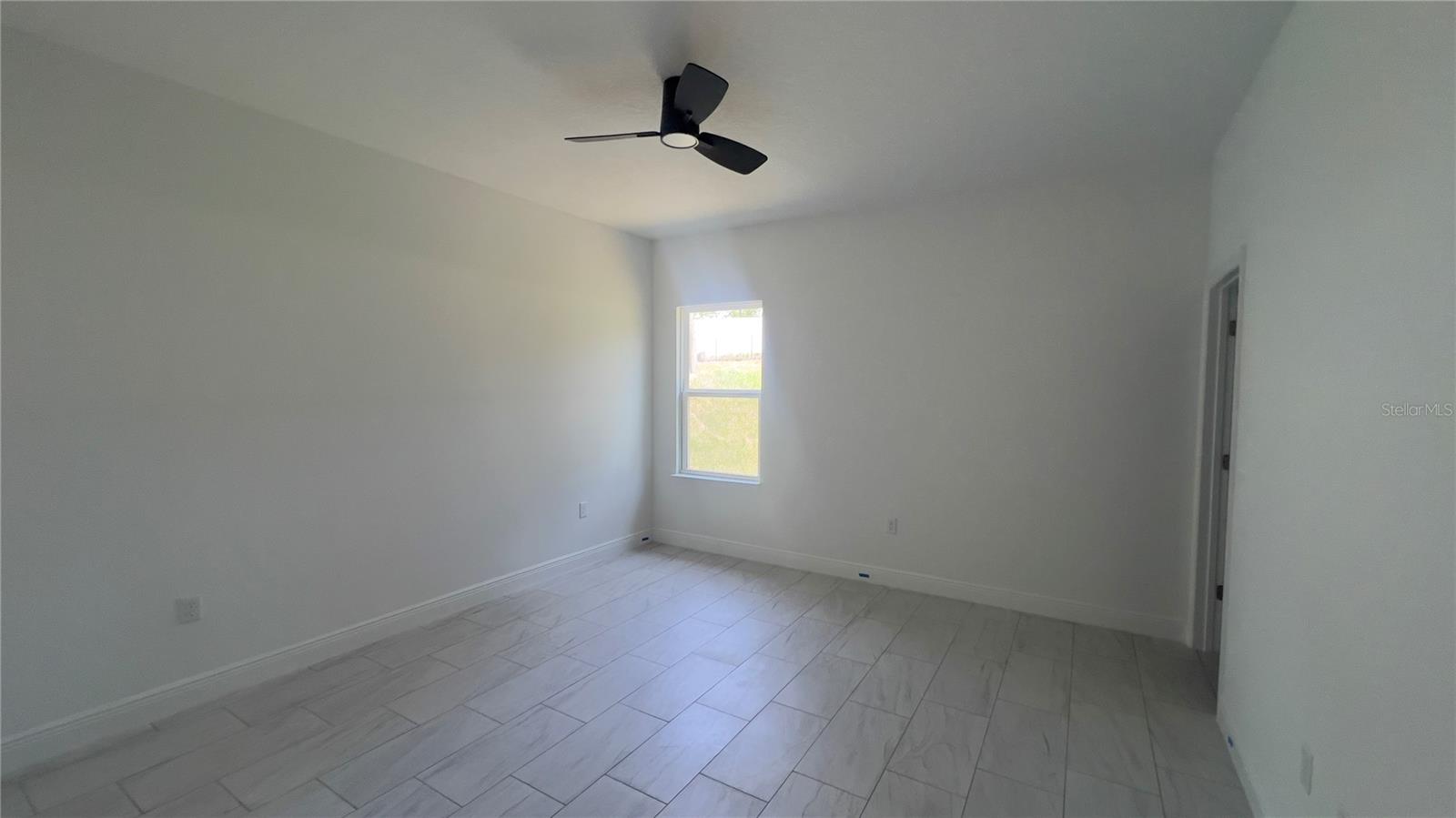 CITRUS SPGS UNIT 03 - Residential Lease