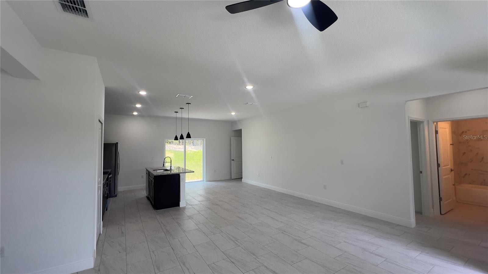CITRUS SPGS UNIT 03 - Residential Lease