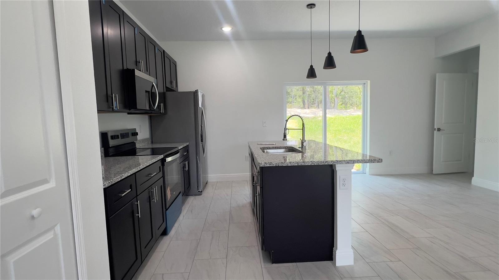 CITRUS SPGS UNIT 03 - Residential Lease