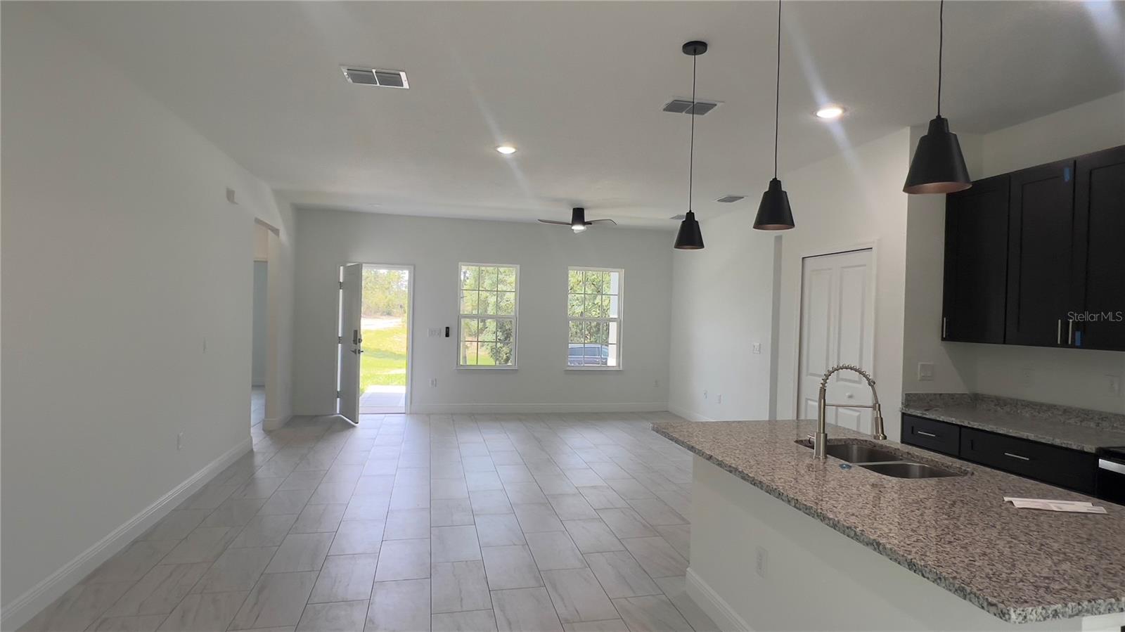 CITRUS SPGS UNIT 03 - Residential Lease