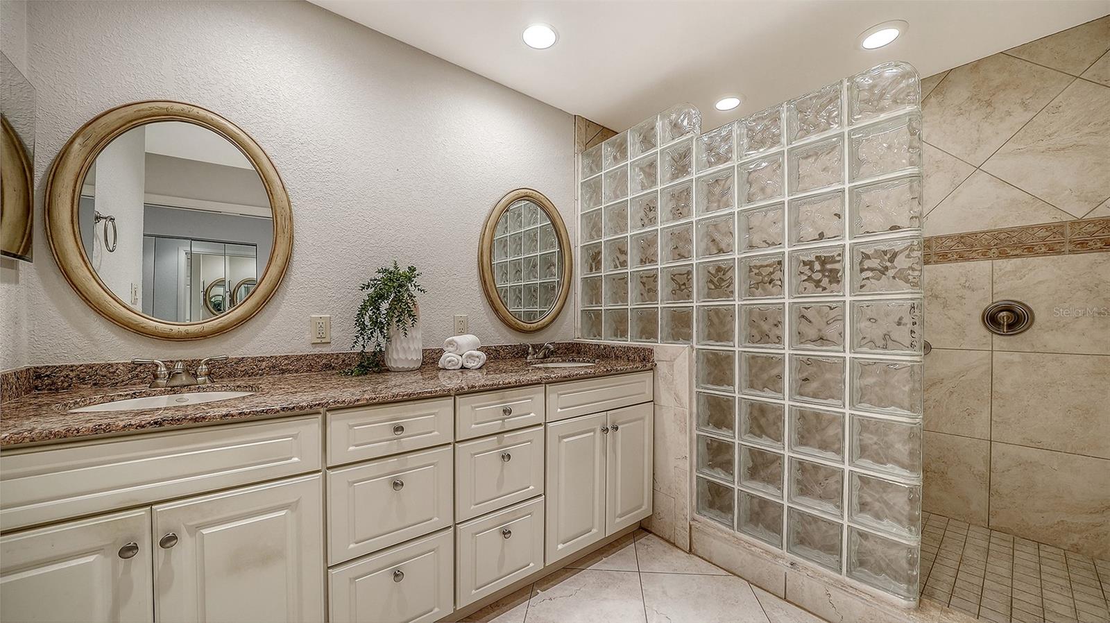 EXCELSIOR BEACH TO BAY 3 - Residential