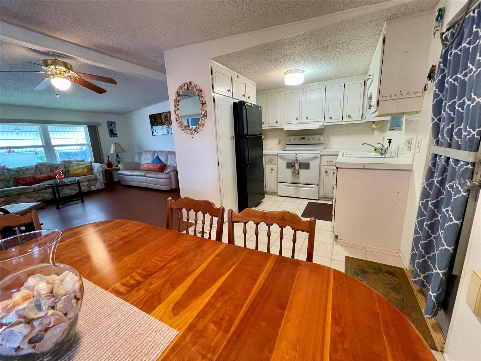 SUNSET PALMS UNREC - Residential