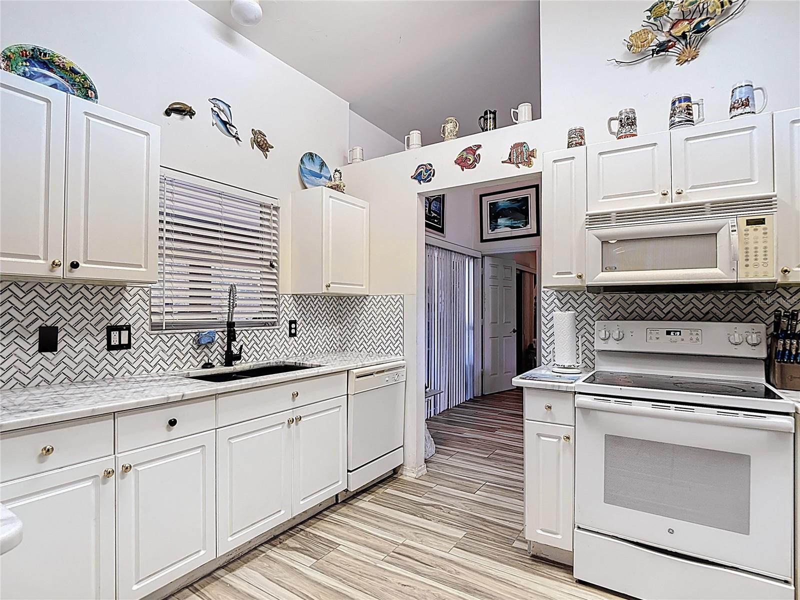 GOLDEN GATE ESTATE UNIT 48 - Residential