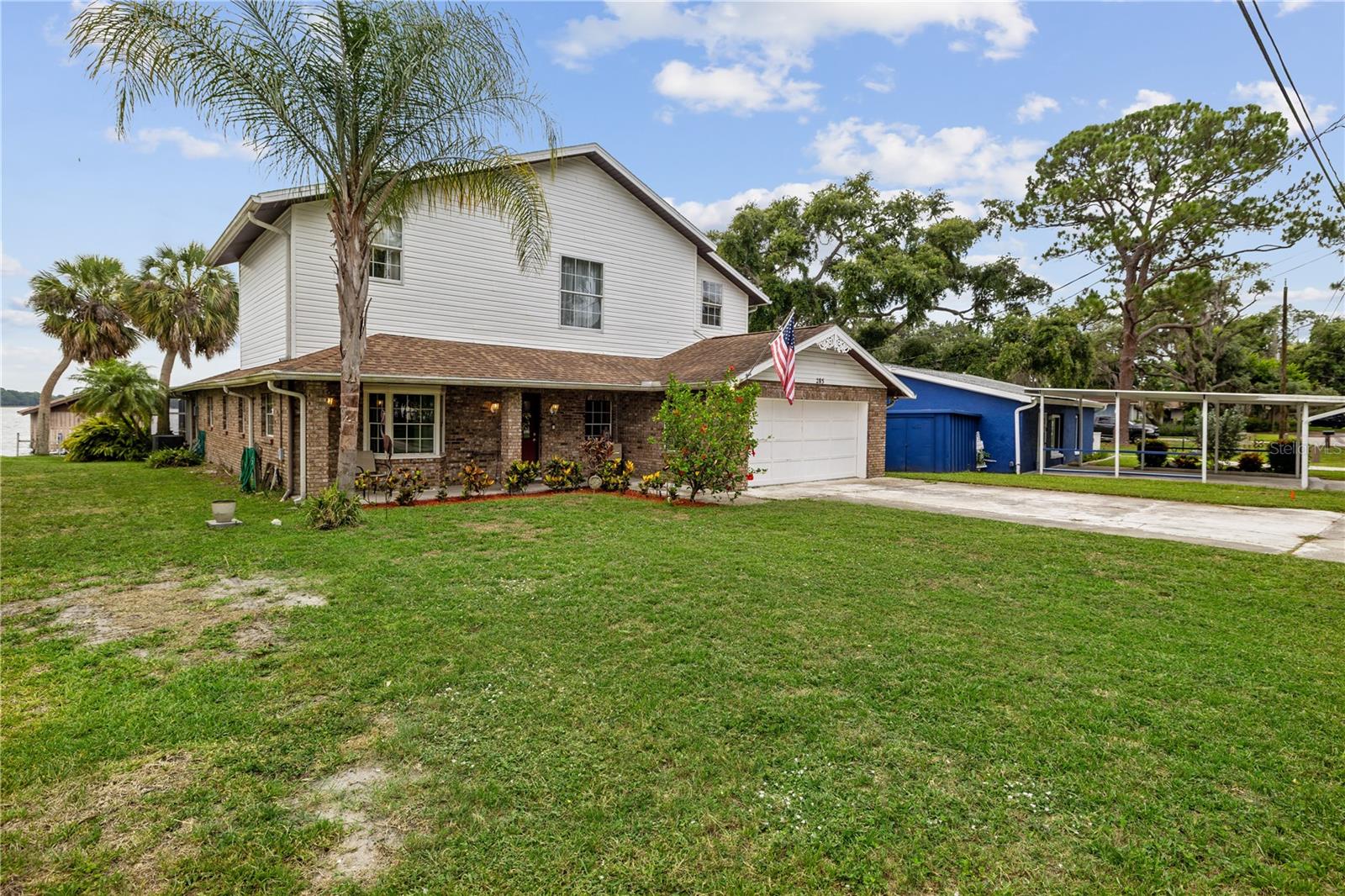 285 LAKEVIEW DRIVE