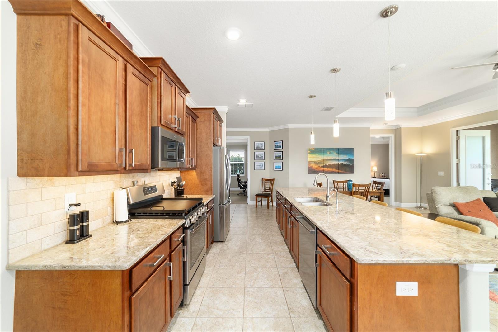 ON TOP OF THE WORLD - Residential