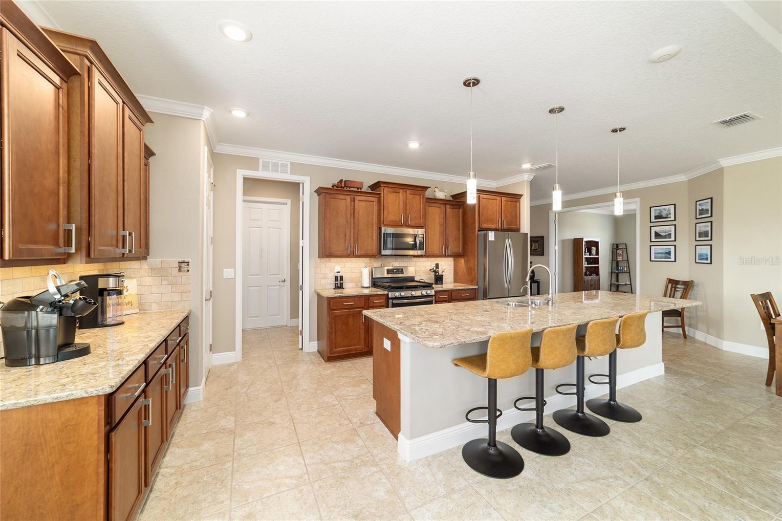 ON TOP OF THE WORLD - Residential