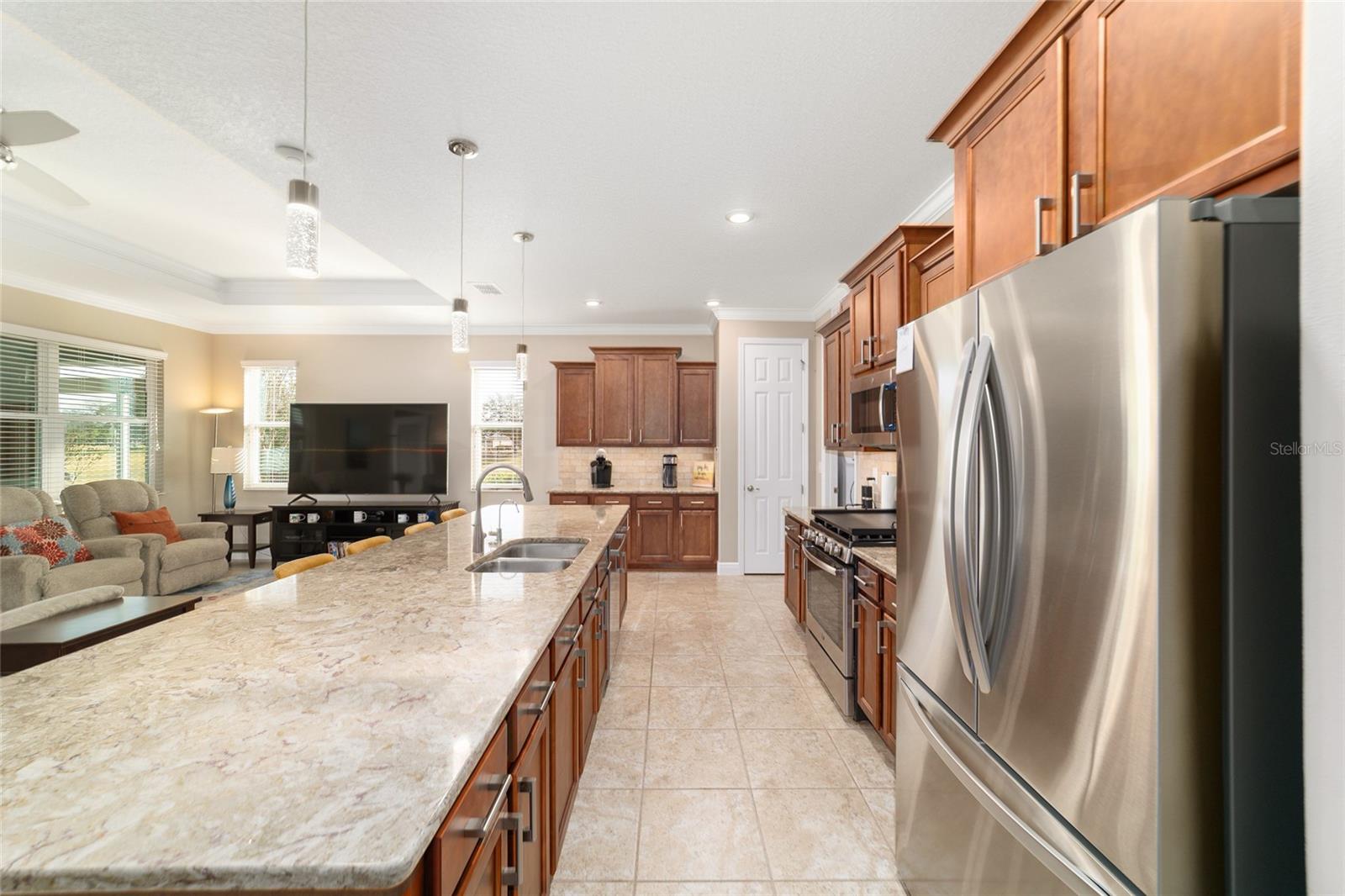 ON TOP OF THE WORLD - Residential