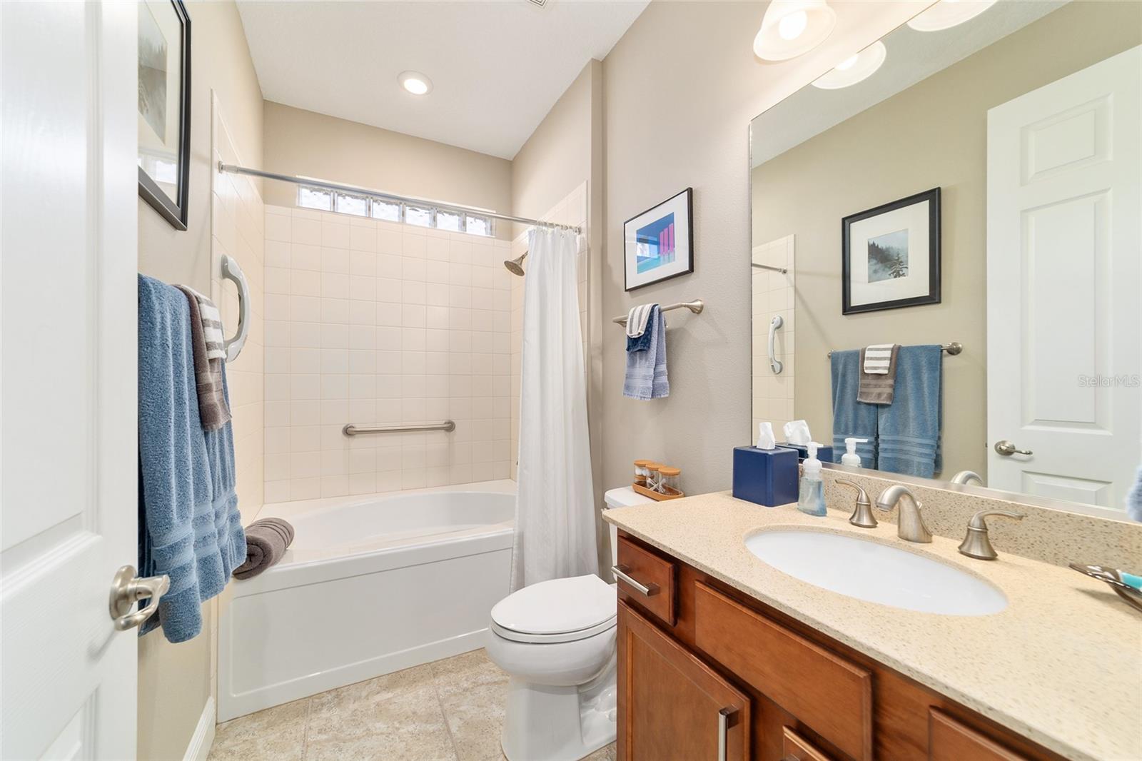 ON TOP OF THE WORLD - Residential