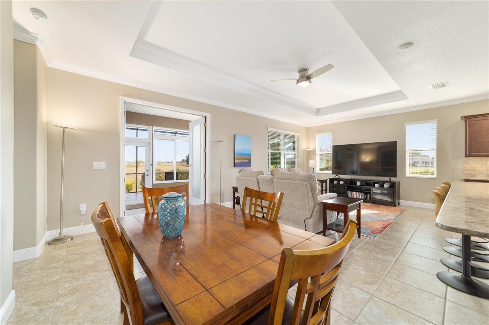 ON TOP OF THE WORLD - Residential