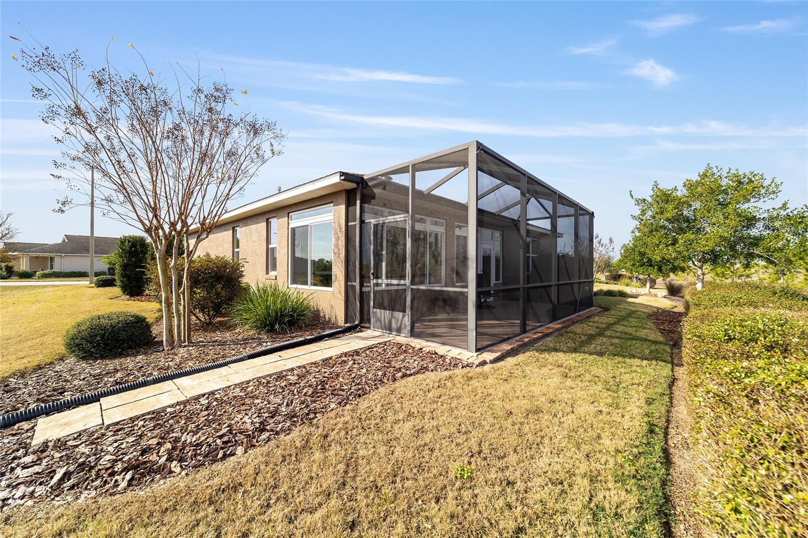 ON TOP OF THE WORLD - Residential