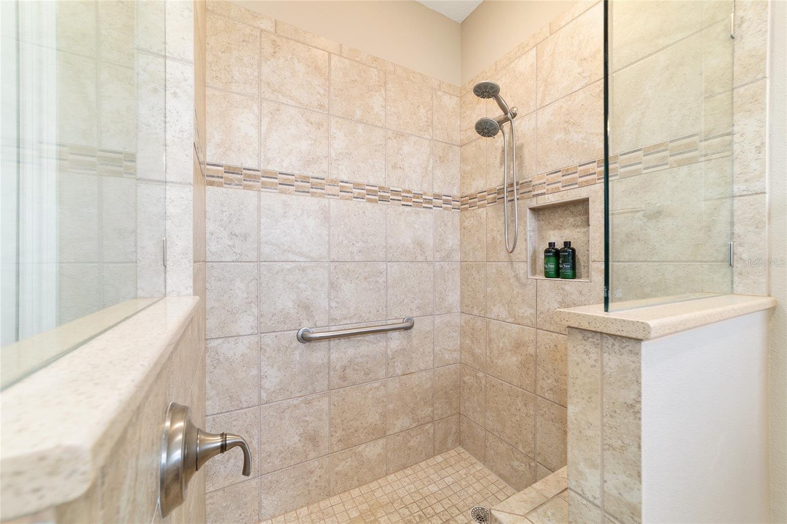 ON TOP OF THE WORLD - Residential