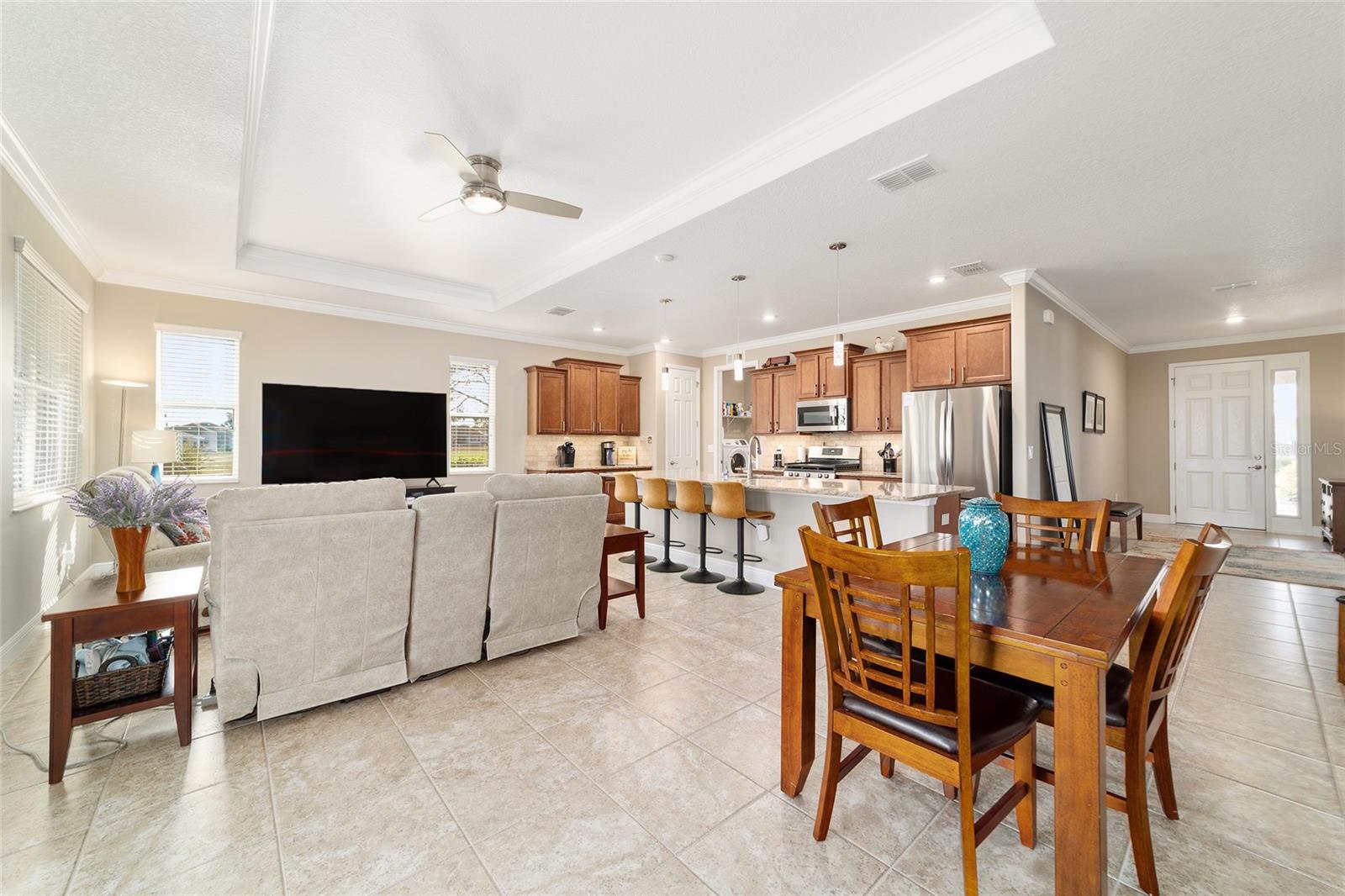 ON TOP OF THE WORLD - Residential