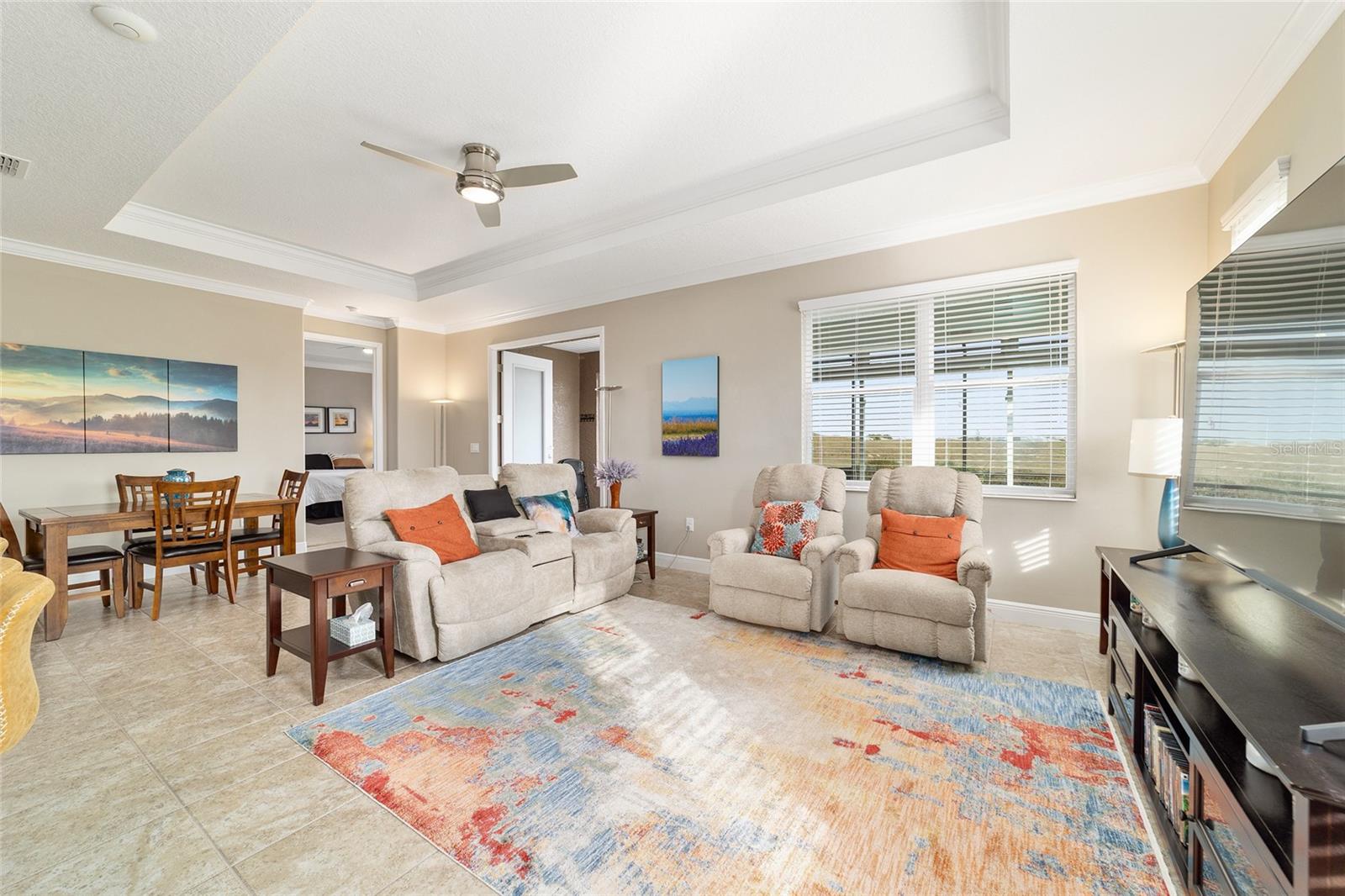 ON TOP OF THE WORLD - Residential