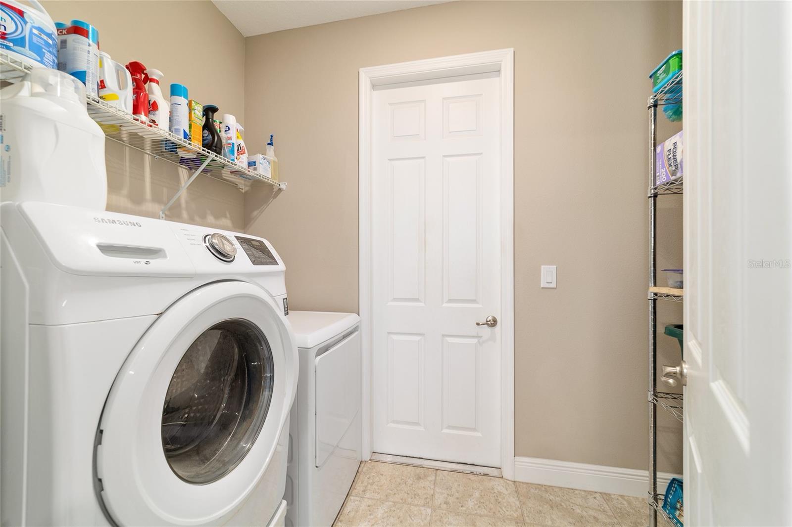 ON TOP OF THE WORLD - Residential