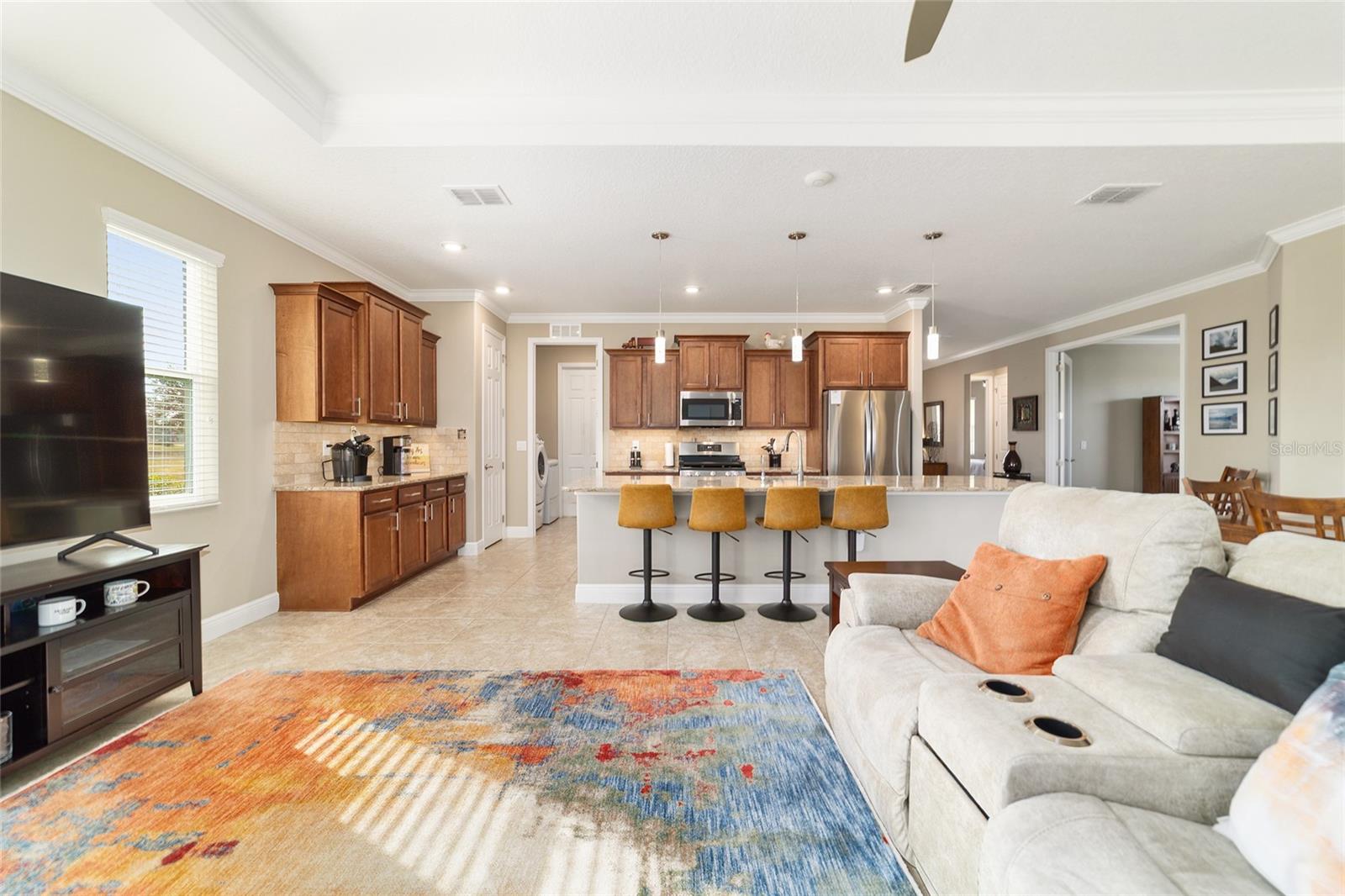 ON TOP OF THE WORLD - Residential