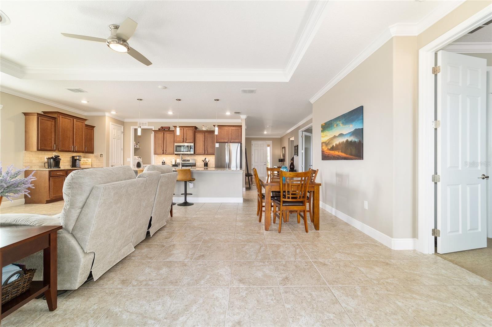 ON TOP OF THE WORLD - Residential