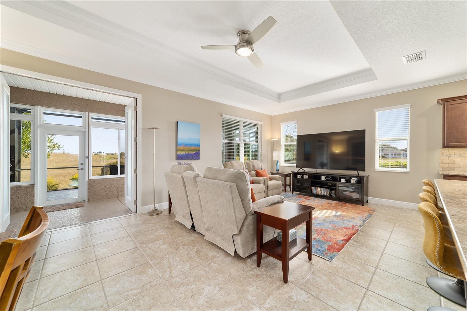 ON TOP OF THE WORLD - Residential