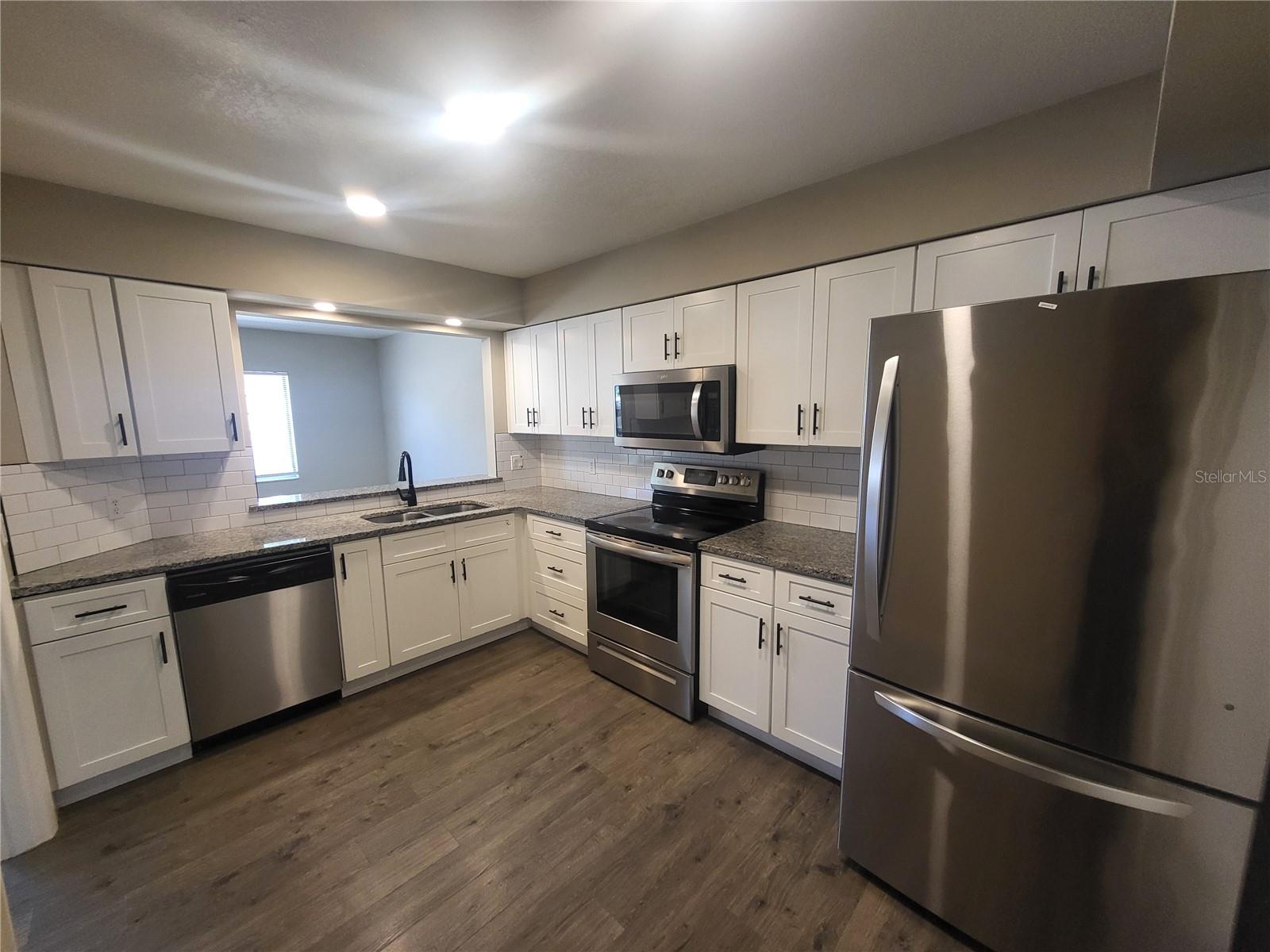 7238 HARBOR HEIGHTS CIRCLE