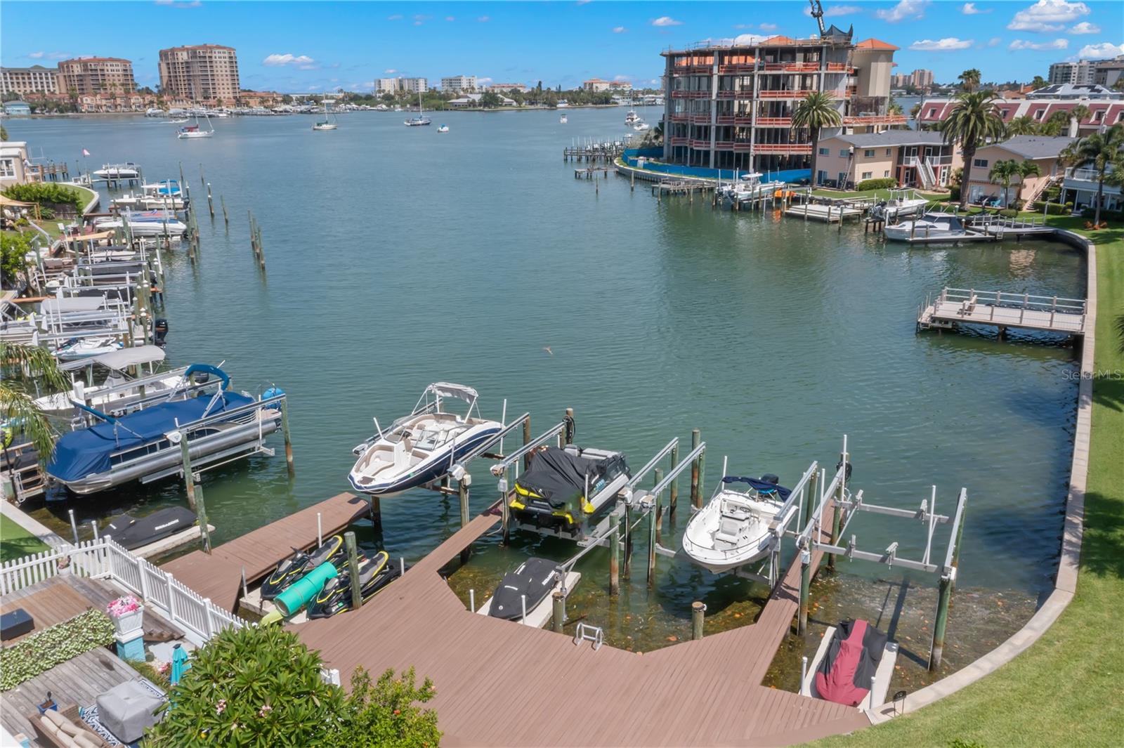 ISLAND ESTATES - DOLPHINS LANDING - Residential